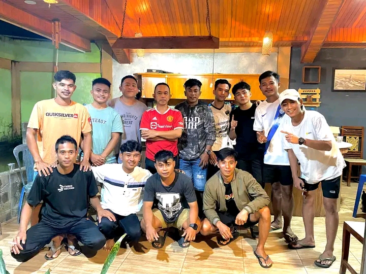 Tim PERSITU FC Geruduk Kediaman Sangadi Tungoi l Usai Kemenangan