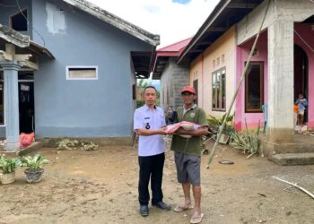 Pemerintah Desa Tungoi Satu Salurkan Bantuan Bagi Warga Terdampak Banjir