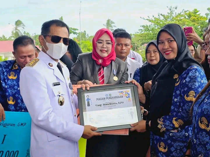 Vany Hamdinata Raih Hadiah dari Dinas Pendidikan di HUT RI ke-79