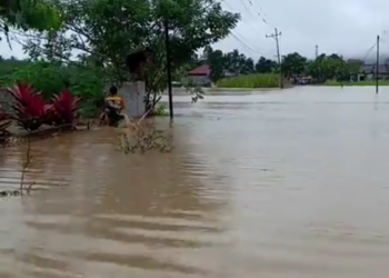 Akibat Banjir Beberapa Desa di Kecamatan Lolayan, Akses Jalan Terganggu