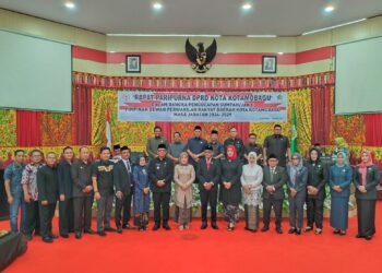 Pelantikan Ketua dan Wakil Ketua DPRD Kota Kotamobagu dalam Rapat Paripurna