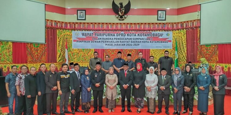 Pelantikan Ketua dan Wakil Ketua DPRD Kota Kotamobagu dalam Rapat Paripurna