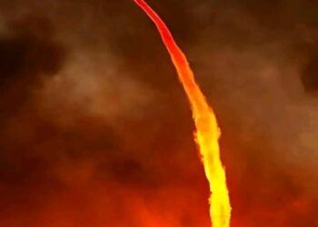 Tornado Api Mengerikan Melanda Los Angeles, AS