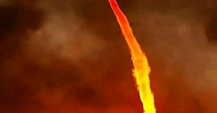 Tornado Api Mengerikan Melanda Los Angeles, AS