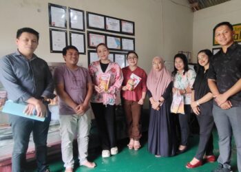 Wakil Ketua DPRD Sulut Tidak Mau Kalah dengan Komisi II, Ikut Kunjungi Rumah Kripik Azzahra