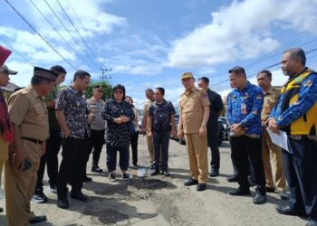 Wagub Sulut didampingi WaliKota Kotamobagu Tinjau Jalan AP Mokoginta, Perbaikan Dijadwalkan Tahun IniĀ