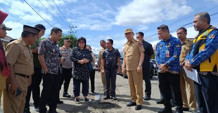 Wagub Sulut didampingi WaliKota Kotamobagu Tinjau Jalan AP Mokoginta, Perbaikan Dijadwalkan Tahun Ini