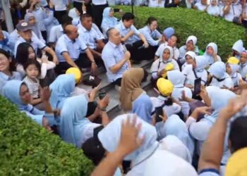 Sirtex Resmi Umumkan Penutupan Pabrik, Puluhan Ribu Karyawan Terdampak PHK: Tangis Haru Warnai Pengumuman Langsung oleh Direktur Utama Iwan Kurniawan Lukminto