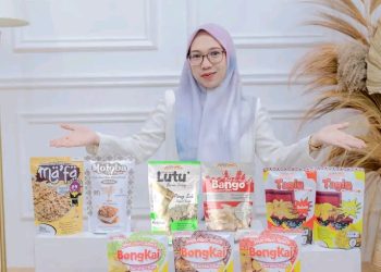 Owner Kripik Az-Zahra, Erin Mokodompit, Bahagia dan Terharu: Produknya Tembus Tangan Menteri UMKM