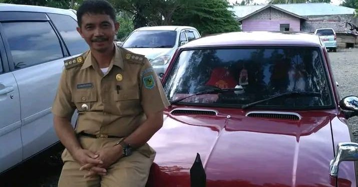 Kaban BKPP Bolmong Drs. Umarudin Amba serahkan SK CPNS DAN CPPPK Bulan Mei 