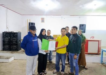 Sangadi Tungoi II Serahkan SK Panitia Pembangunan Kantor Desa Yang Baru