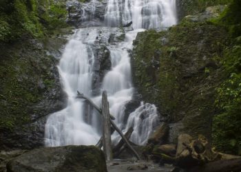 Air Terjun Bidadari Kayaton…Surga Tersembunyi di hutan Bukaka yang Menanti Para Penjelajah Rasa