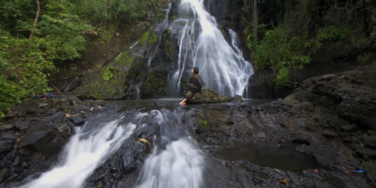 Air Terjun Toluntung: Surga Tersembunyi Bolaang Mongondow Yang Menyimpan Jejak Legenda Putri Tombaga