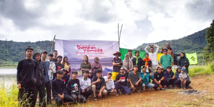 Aliansi Pecinta Alam Rayakan Sumpah Pemuda di Danau Mooat