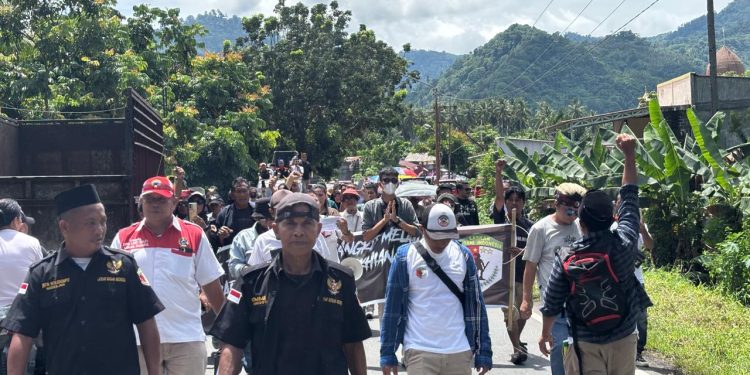 Moratorium Jadi Penghalang, Warga BMR Kepung Perbatasan Desak Provinsi Baru