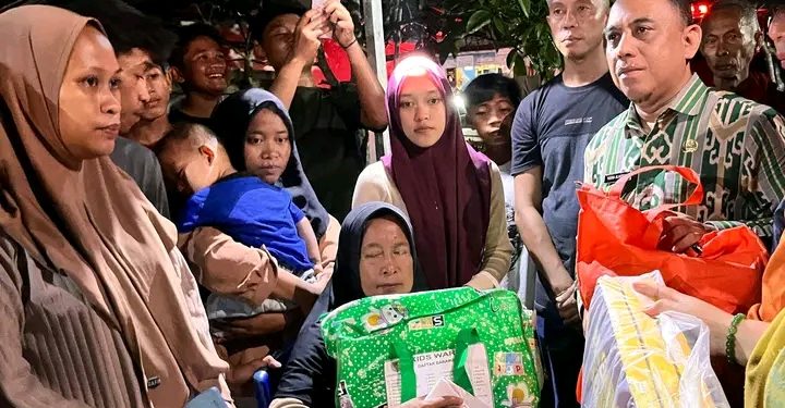 Bupati Yusra Alhabsyi Tunjukkan Kepedulian, Sambangi Korban Kebakaran di Kopandakan II